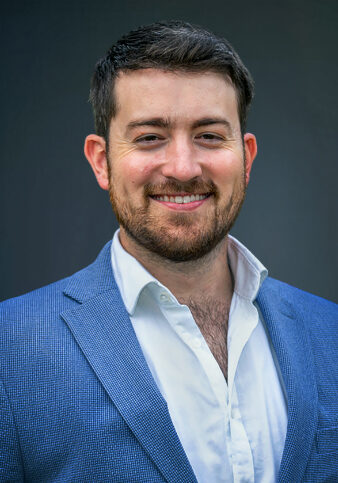 Meet Dr. Stefan De Solo